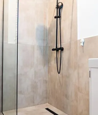 Mini Kawalerka W Samym Centrum Warszawy Apartman *