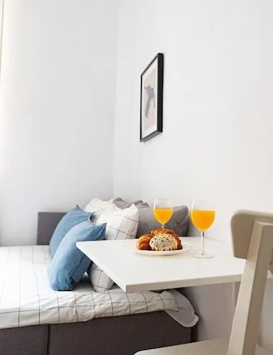 Mini Kawalerka W Samym Centrum Warszawy Warsaw